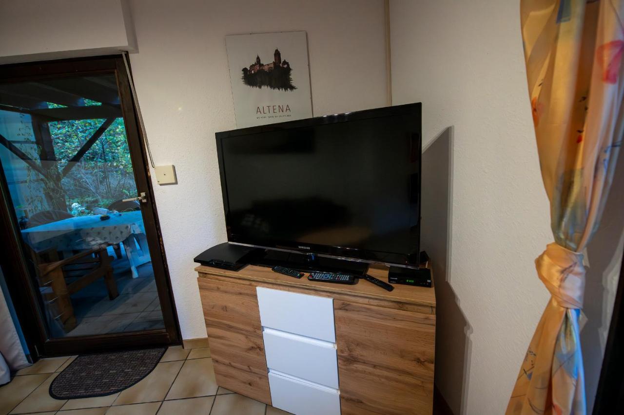 Schoene Ferienwohnung In Ruhiger Lage Altena Esterno foto